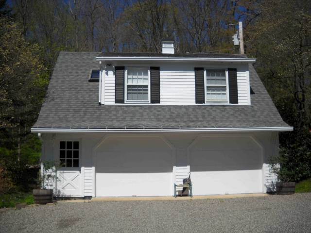 Building photograph for 110 CHESTNUT LAND RD